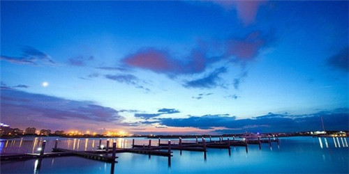 海南西海岸適合養(yǎng)老嗎？交通方便，離醫(yī)院近嗎？